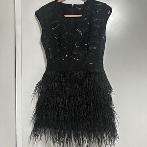 GUESS (MARCIANO) BLACK DRESS WITH FEATHERS